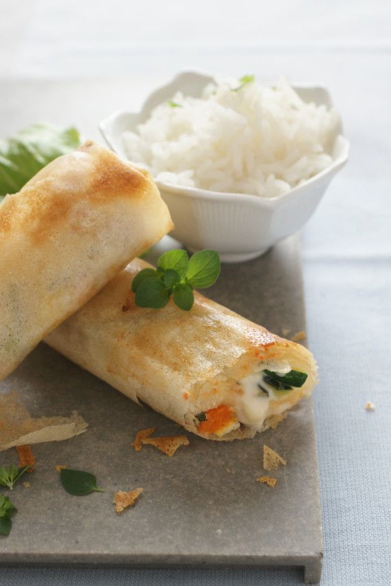 Рецепт: Спринг-роллы по-французски с сыром Бри и курицей